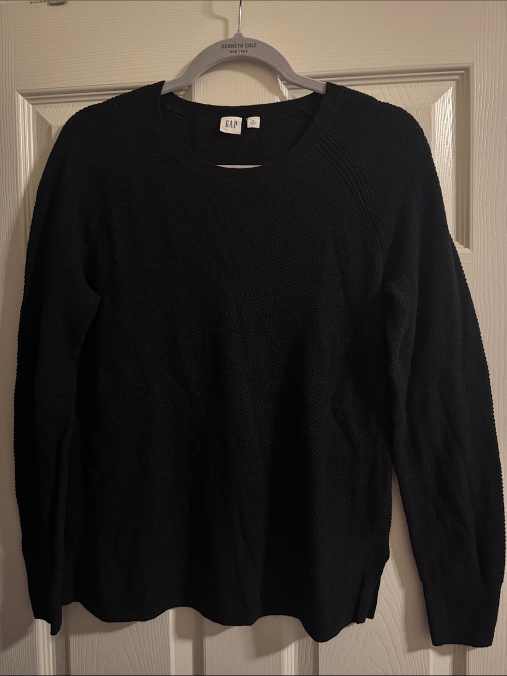 GAP Women's Black Crewneck Textured Knit Sweater